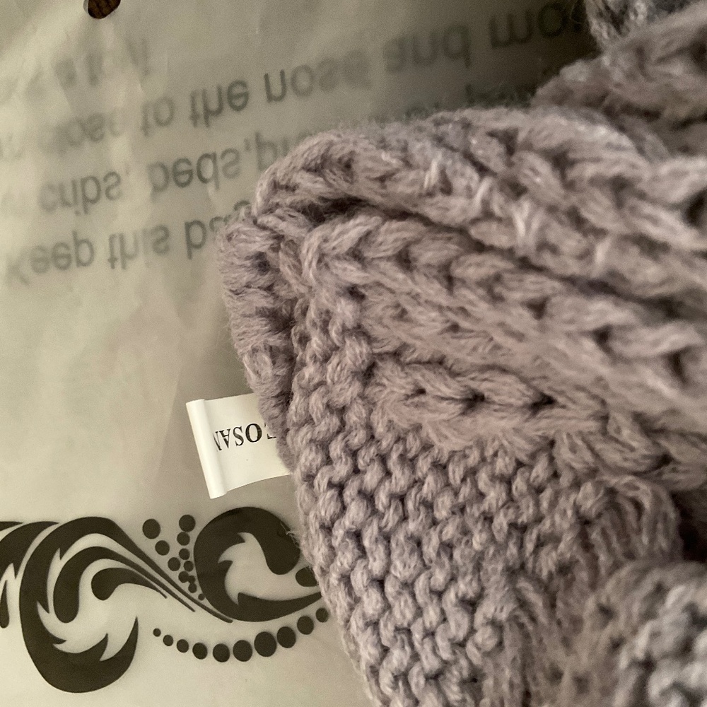 Wonderfully soft Infinity Scarf - Picture 6 of 8